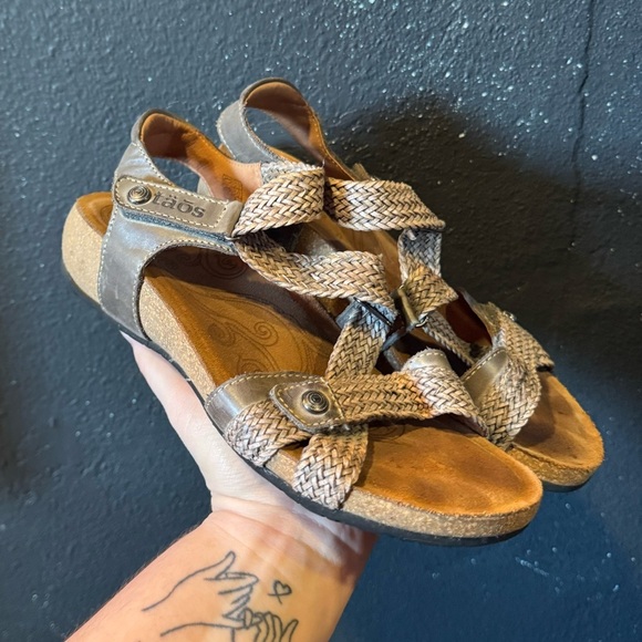 Taos Brown Comfort Sandals with Adjustable Straps - Picture 1 of 8